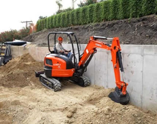 Rental store for excavator 10 foot depth open w thumb in Northeast Ohio