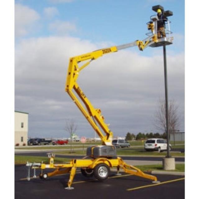 Rental store for bucket lift 35 foot towable reach 41 foot in Northeast Ohio