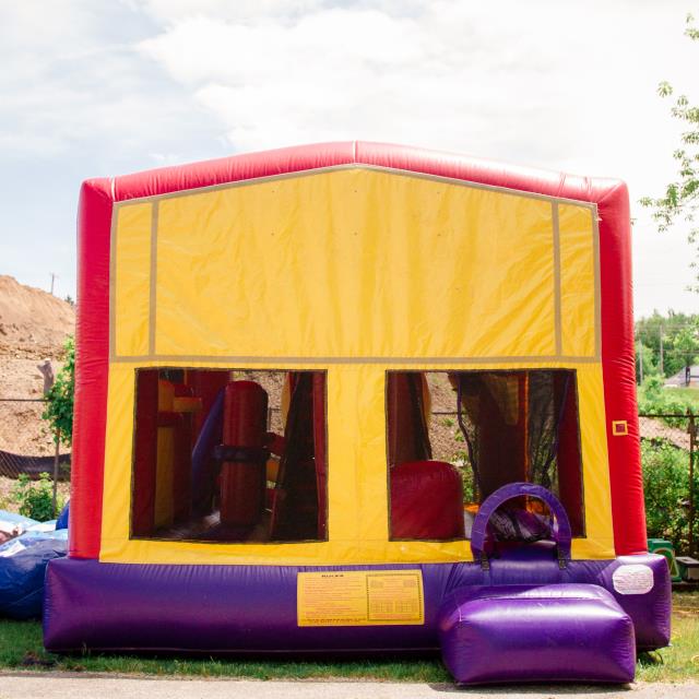 Rental store for inflatable modular 5 obst in Northeast Ohio